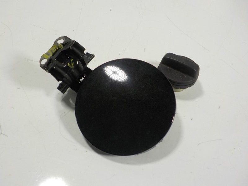 Recambio de tapa combustible para lexus rx 450h referencia OEM IAM 7735048090  