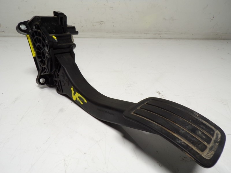 Recambio de potenciometro pedal para peugeot 5008 1.2 12v e-thp referencia OEM IAM 9674829180 9674829180 