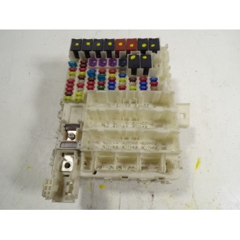 CAJA RELES / FUSIBLES 38200TM8G31 YM8G210 