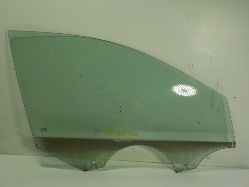 Recambio de cristal puerta delantero derecho para skoda rapid 1.6 tdi dpf referencia OEM IAM 5JA845202E  