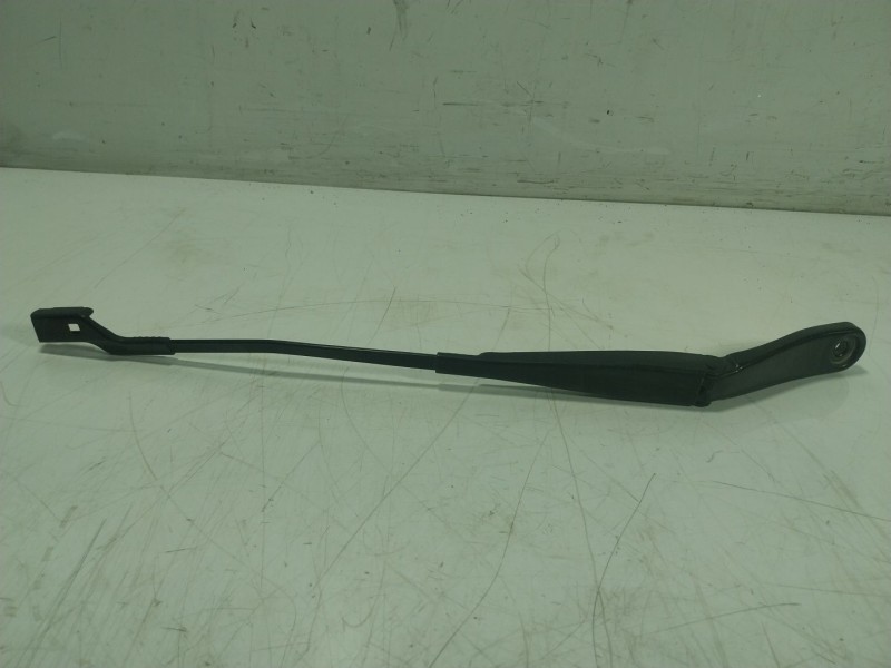 Recambio de brazo limpia delantero izquierdo para volvo v60 ii (225) b4 mild-hybrid referencia OEM IAM 30753504  