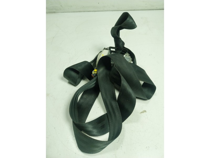 Recambio de cinturon seguridad delantero derecho para hyundai i20 1.2 cat referencia OEM IAM 888801J200 88870801J200 