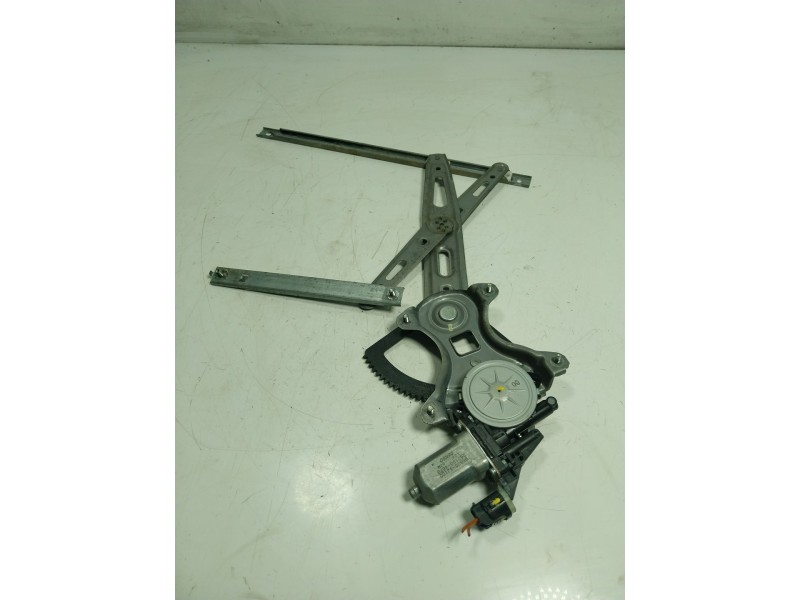 Recambio de elevalunas delantero derecho para hyundai i20 1.2 cat referencia OEM IAM 824041J010 988201J100 