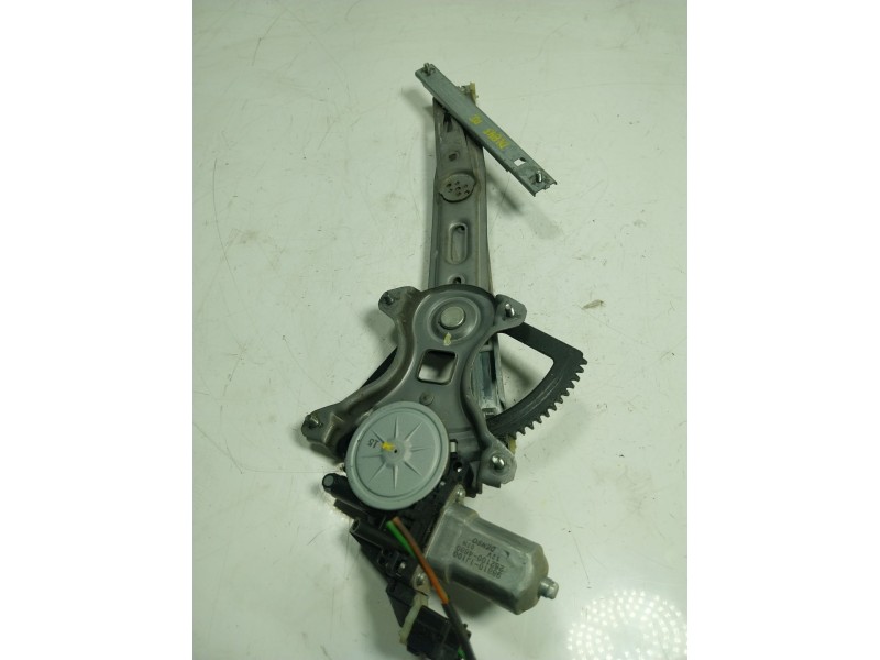 Recambio de elevalunas delantero izquierdo para hyundai i20 1.2 cat referencia OEM IAM 824031J010 988101J100 