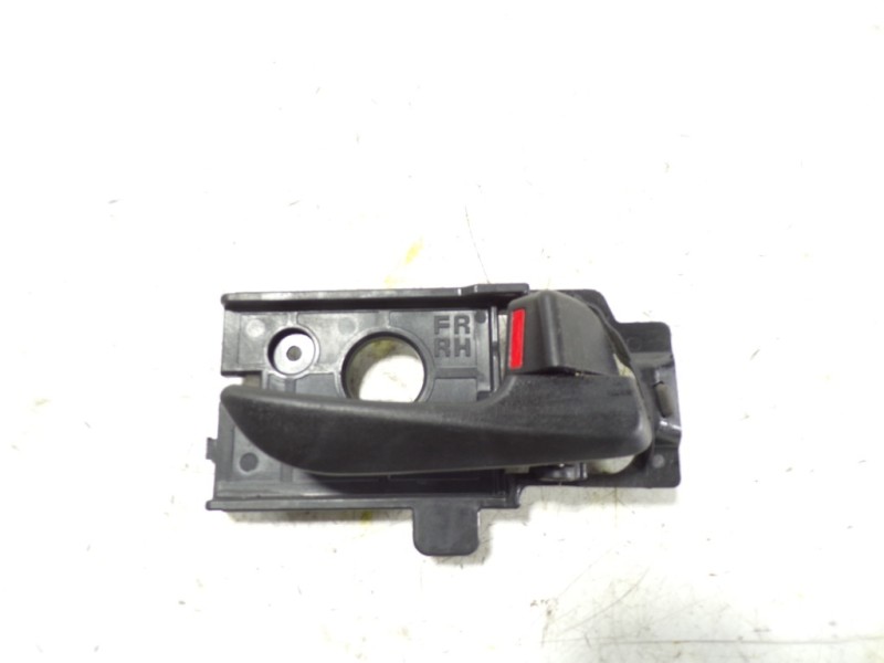 Recambio de maneta interior delantera derecha para hyundai i10 1.2 cat referencia OEM IAM 82620B4000PYN  