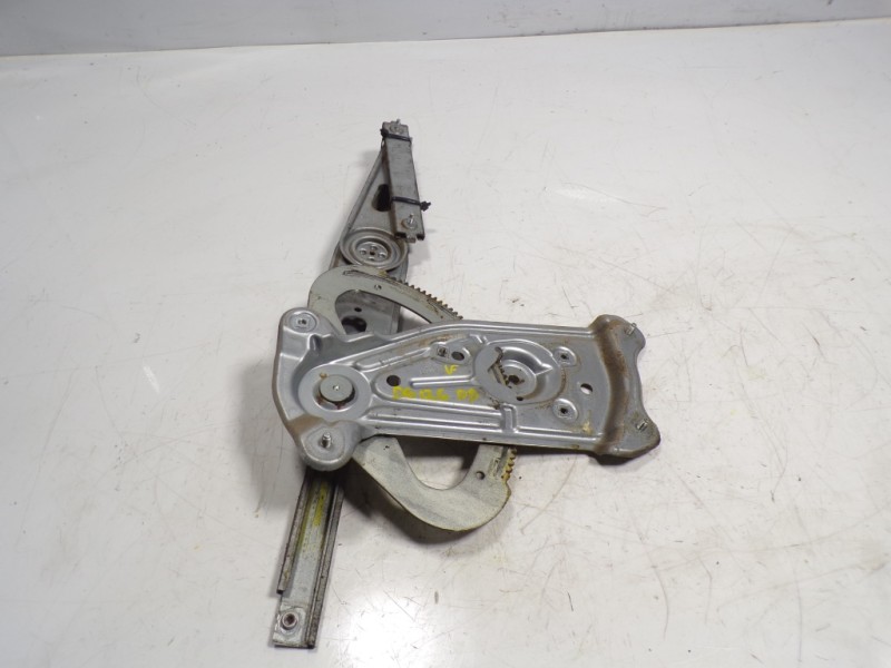 Recambio de elevalunas delantero derecho para renault megane iii coupe 1.9 dci diesel referencia OEM IAM 807206454R 966023 