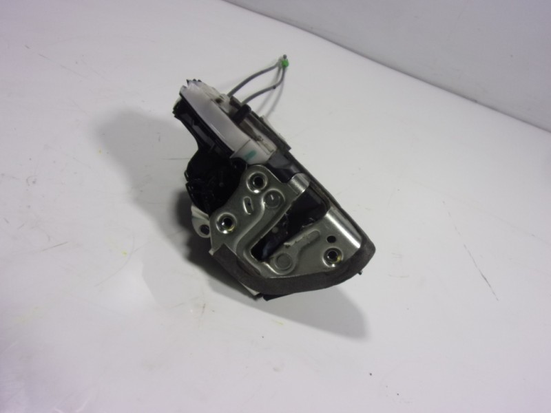 Recambio de cerradura puerta trasera derecha para toyota aygo 1.0 vvti referencia OEM IAM 6905002391  