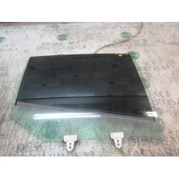 CRISTAL PUERTA TRASERO DERECHO 823000007R 