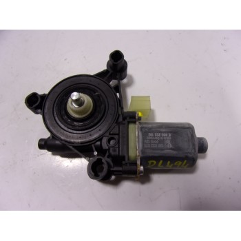 MOTOR ELEVALUNAS DELANTERO DERECHO 5Q0959802C 