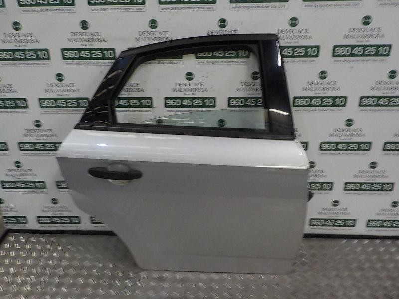 Recambio de puerta trasera derecha para ford mondeo ber. (ca2) trend referencia OEM IAM 1694250  