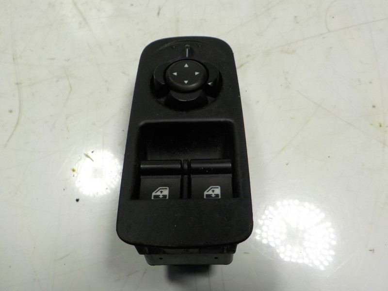 Recambio de mando elevalunas delantero izquierdo para alfa romeo mito (145) 1.4 8v cat referencia OEM IAM 156085170  