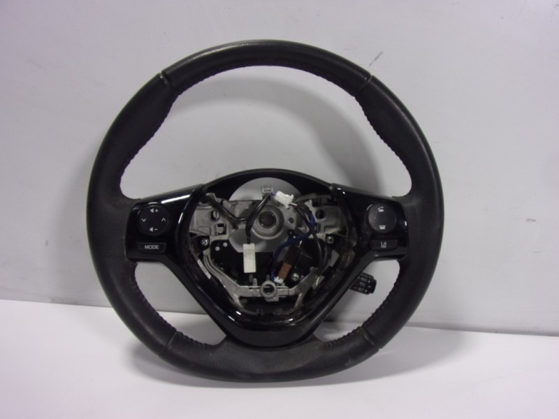 Recambio de volante para toyota aygo 1.0 vvti referencia OEM IAM 451000H060B1  