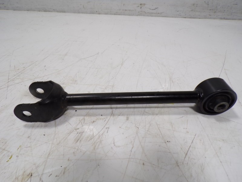 Recambio de brazo suspension inferior trasero derecho para toyota c-hr 132 kw referencia OEM IAM 4871002090  