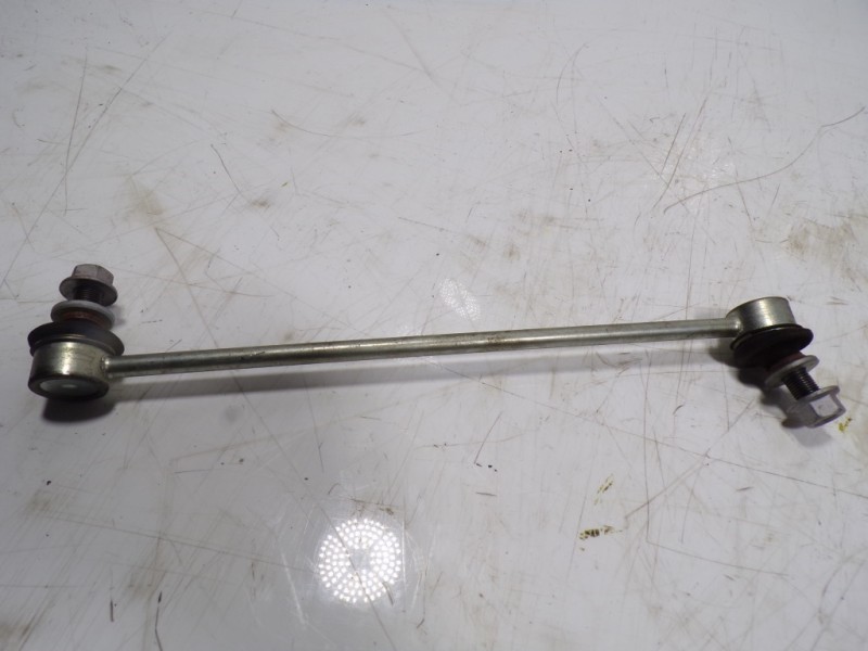 Recambio de tirante delantero izquierdo para toyota c-hr 132 kw referencia OEM IAM 4882047040  