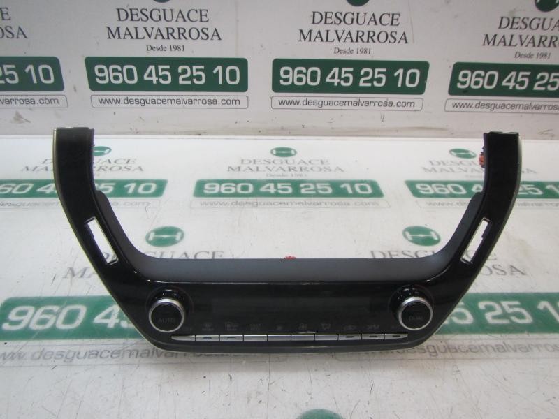 Recambio de mando climatizador para toyota corolla hybrid referencia OEM IAM 5590002F30 5590002F30 
