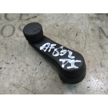 MANETA ELEVALUNAS TRASERA IZQUIERDA 