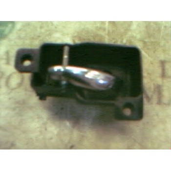 MANETA INTERIOR DELANTERA IZQUIERDA 