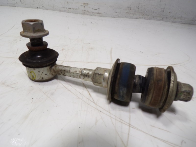 Recambio de tirante trasero derecho para toyota rav 4 advance hybrid referencia OEM IAM 4883042022  