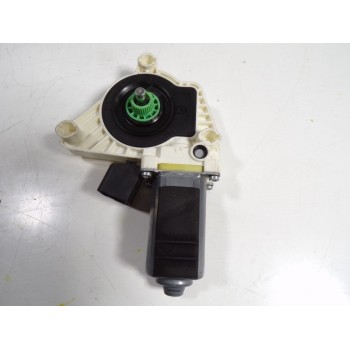 MOTOR ELEVALUNAS DELANTERO IZQUIERDO A2078200542 A61041112 