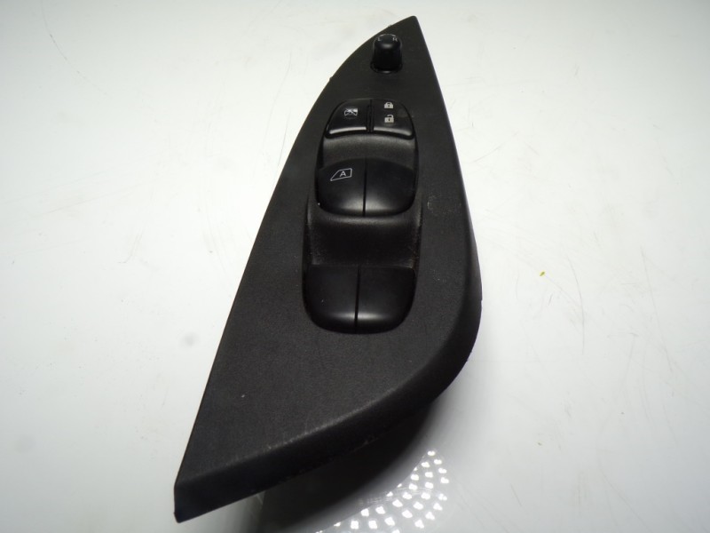 Recambio de mando elevalunas delantero izquierdo para nissan pulsar (c13) 1.5 turbodiesel cat referencia OEM IAM 254013ZL1A 8096