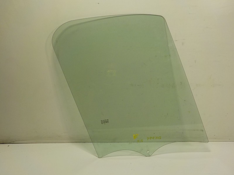 Recambio de cristal puerta delantero derecho para renault trafic furgón 2.0 dci diesel energy referencia OEM IAM 803009537R  