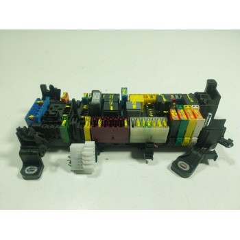 CAJA RELES / FUSIBLES A2469067100 A2465402714 