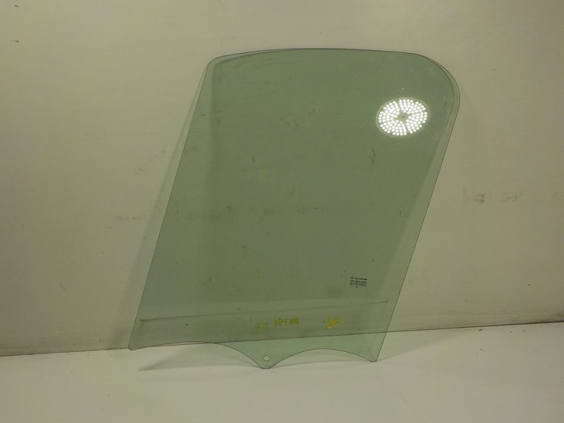 Recambio de cristal puerta delantero izquierdo para renault trafic furgón 2.0 dci diesel energy referencia OEM IAM 803014028R  