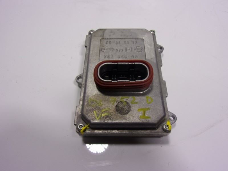 Recambio de centralita faros xenon para mercedes-benz clase cls (w219) 3.0 cdi cat referencia OEM IAM A0038205826 5DF00870402 