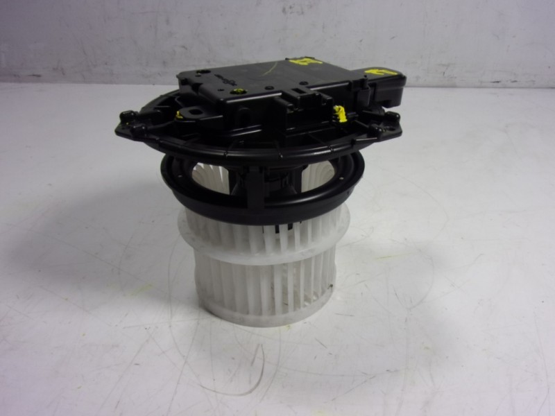 Recambio de motor calefaccion para toyota c-hr 132 kw referencia OEM IAM 87103F4020  