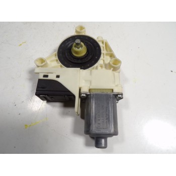MOTOR ELEVALUNAS TRASERO DERECHO 827300001R 827300001R 0130822331