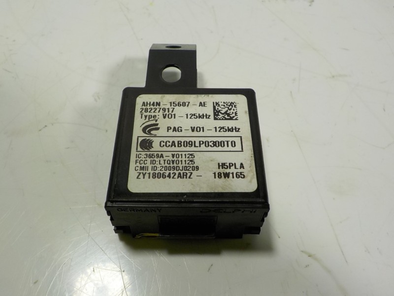 Recambio de modulo electronico para land rover discovery sport 2.0 td4 cat referencia OEM IAM LR020114 AH4N15607AE 