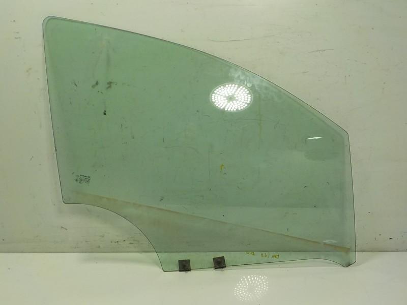 Recambio de cristal puerta delantero derecho para renault captur 0.9 tce referencia OEM IAM 803006778R  