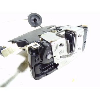 CERRADURA PUERTA DELANTERA DERECHA A2047202435 A2047202435 40721203