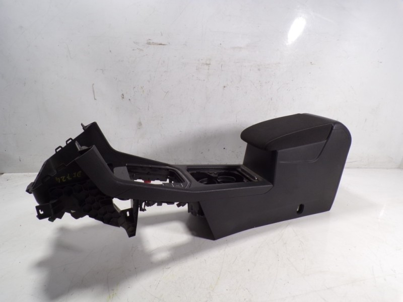 Recambio de apoyabrazos central para volkswagen golf vii sportsvan 1.6 tdi referencia OEM IAM 517863241B82V  