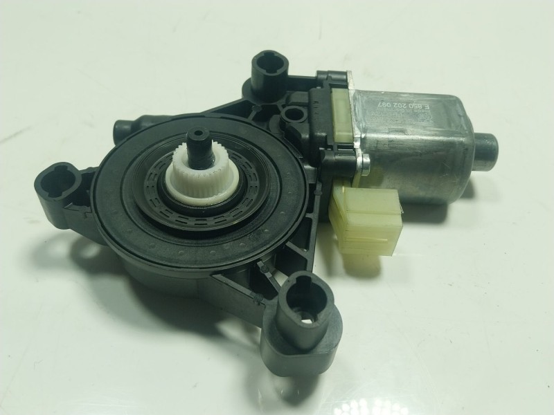 Recambio de motor elevalunas trasero izquierdo para porsche macan (95b) 2.0 (95bau1) referencia OEM IAM 5Q0959801A 5Q0959801 