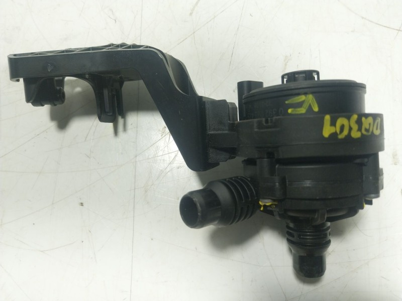 Recambio de bomba agua para bmw 8 coupé (g15, f92) 840 i xdrive referencia OEM IAM 11518651287 884061301 