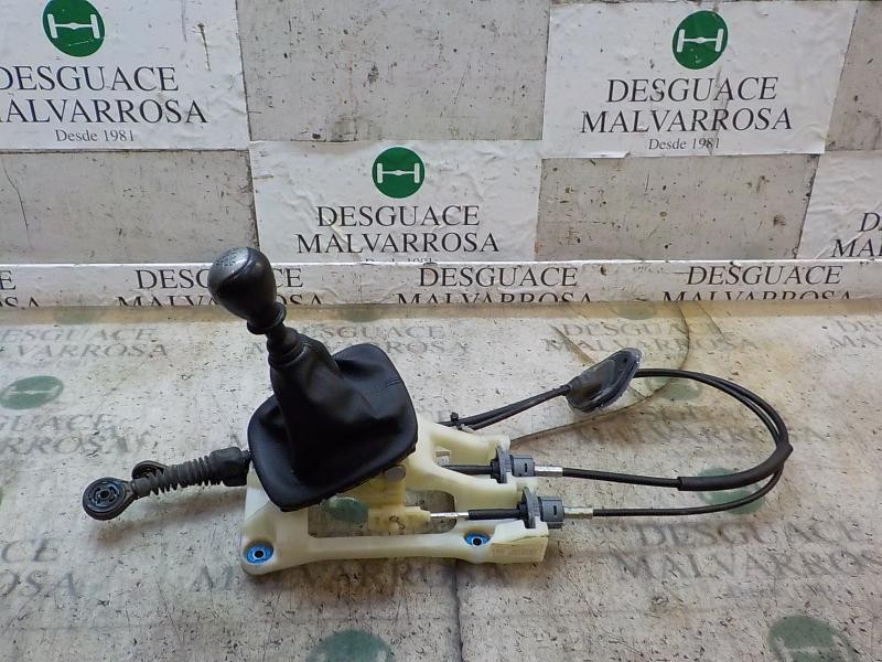 Recambio de palanca cambio para hyundai i30 1.4 cat referencia OEM IAM 437002R020XP  