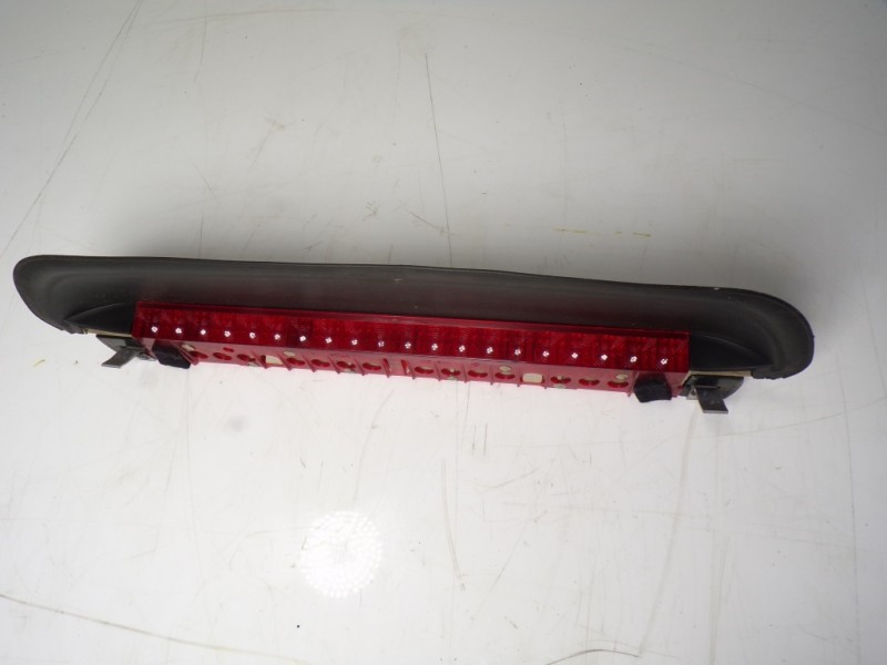 Recambio de piloto trasero central para bmw serie 3 coupe (e92) 2.0 turbodiesel cat referencia OEM IAM 63257146059  