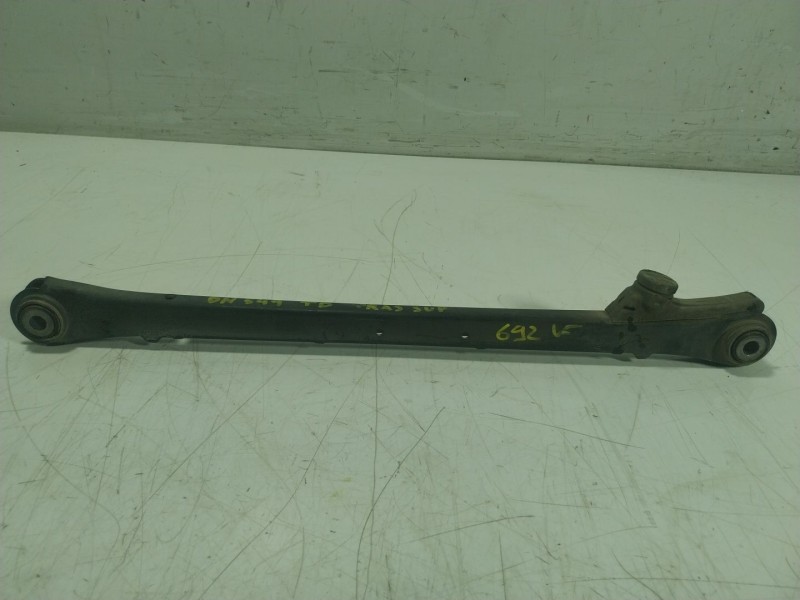 Recambio de brazo suspension superior trasero derecho para mini mini descapotable (r52) cooper referencia OEM IAM 33326768724  