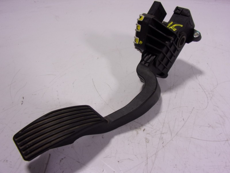 Recambio de potenciometro pedal para fiat 500 l (330) 1.3 16v m-jet cat referencia OEM IAM 55702020  