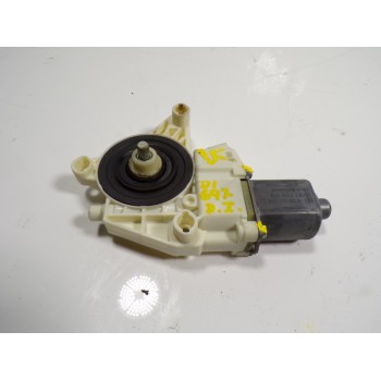 MOTOR ELEVALUNAS DELANTERO IZQUIERDO A2469065100 A2469065100 0130822690