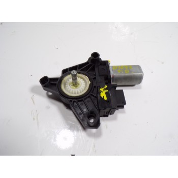 MOTOR ELEVALUNAS TRASERO DERECHO A2469063200 A2469063200 
