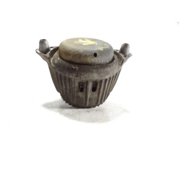 SOPORTE MOTOR IZQUIERDO A2042404717 