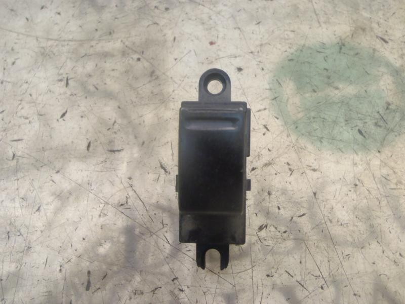 Recambio de mando elevalunas trasero derecho para nissan primera berlina (p12) acenta referencia OEM IAM   