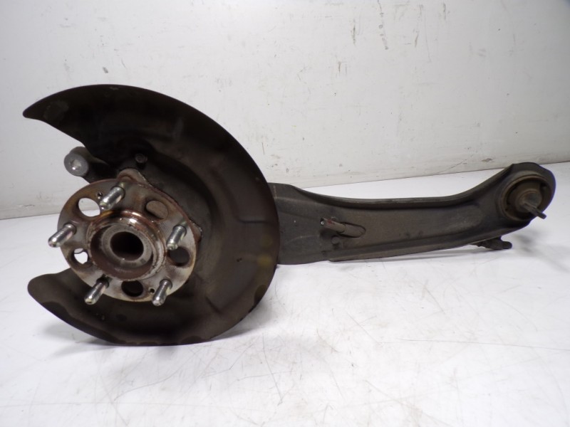 Recambio de mangueta trasera derecha para kia niro drive plug-in hybrid referencia OEM IAM 52720G2000  52730G2000