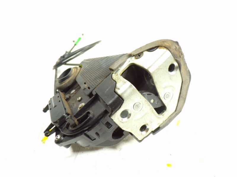 Recambio de cerradura puerta trasera derecha para toyota prius (nhw20) 1.5 cat referencia OEM IAM 6905047040  