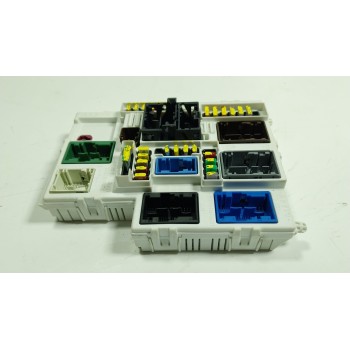 CAJA RELES / FUSIBLES 1689745480 985162258000 