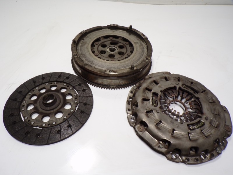 Recambio de kit embrague para bmw serie 3 berlina (e90) 3.0 cat (n52) referencia OEM IAM 21207626561 124033610 