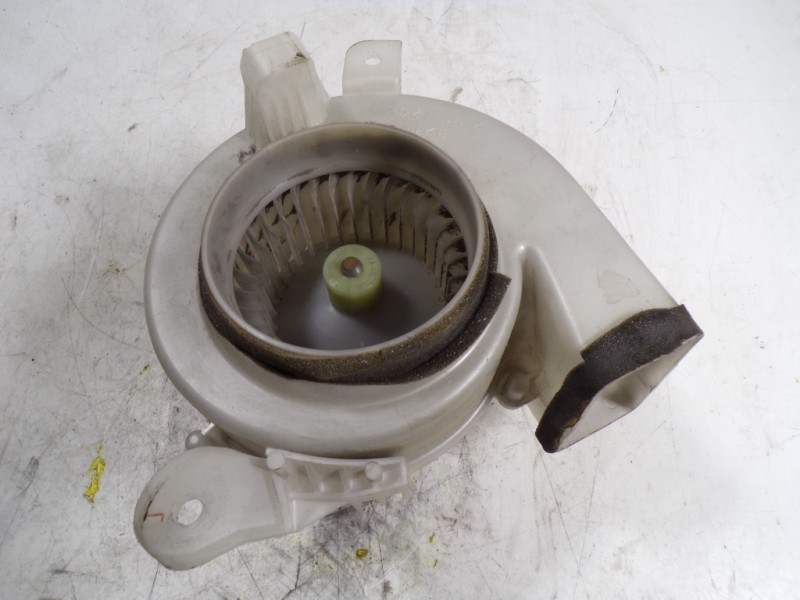 Recambio de motor calefaccion para toyota prius (nhw20) 1.5 cat referencia OEM IAM 8713047070 8713047070 1172002913