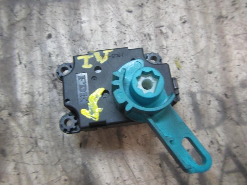 Recambio de modulo electronico para renault megane iii berlina 5 p dynamique referencia OEM IAM 277424777R VHB3010007A 